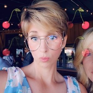 Meet your Posher, Stephanie